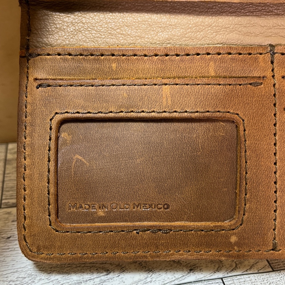 EUC Saddleback Leather Co Trifold Rustic Brown Tobacco Leather Wallet - Picture 12 of 17